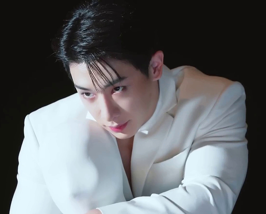 Wonho Gifs & Pics Fan account on Twitter "WONHO ‘CRAZY’ Photoshoot