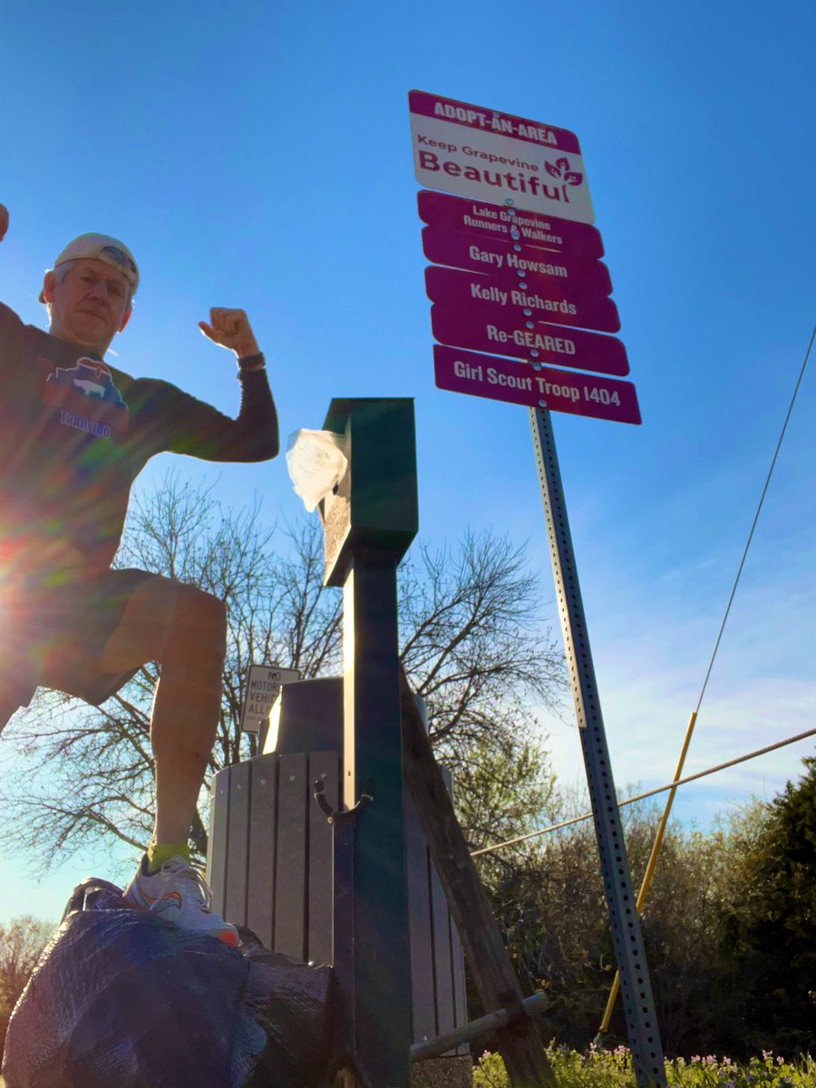 K2Runs's tweet photo. When you’re down and out, but your friend has your back and is #happytohelp pick up litter on your Adopt an Area. 🫶
#keepgrapevinebeautiful #DoBeautifulThings #CleanYOURBlock https://t.co/4DwCw9qlOP