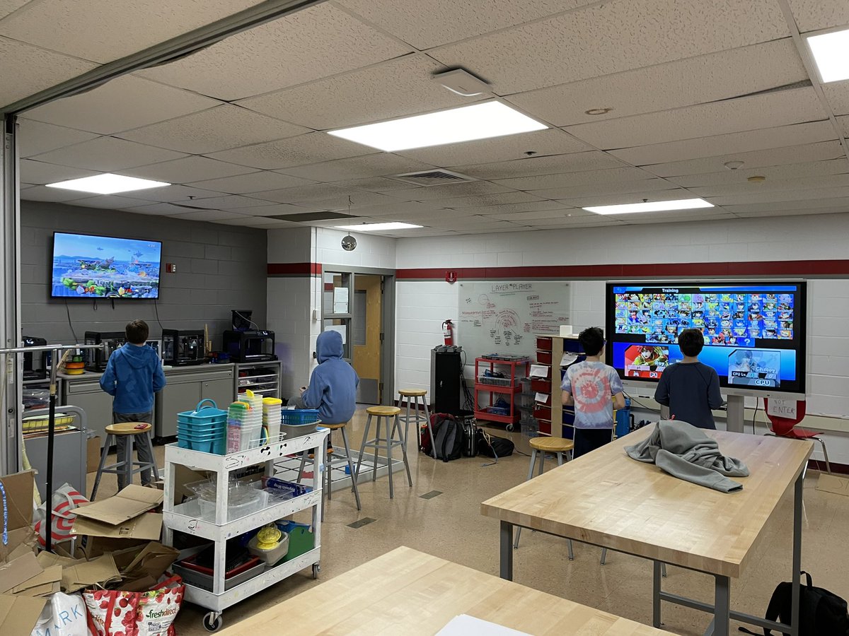 DavidGusitsch's tweet photo. #SaxeEsports was back in action today! Awesome to hear, see, &amp; experience the  enthusiasm from our @SaxeMS students each session… Thanks to @GeorgePetrakop1 for providing this opportunity! 
#SaxeDesignLab https://t.co/xzvN7awhHQ