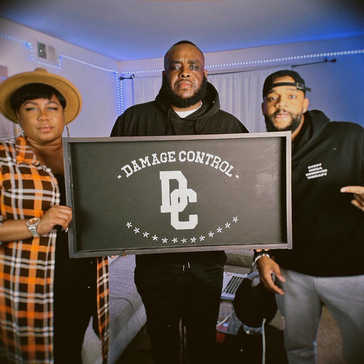 PodcastDamageC's tweet photo. Check out the latest episode feat. @Thisl S2 EPS. 004 OUT NOW ๐จ
https://t.co/AEPPIKwLEm
#independentartist #thisl #hiphop #hnhh #xxl #stlouis https://t.co/jWJelM0pXI