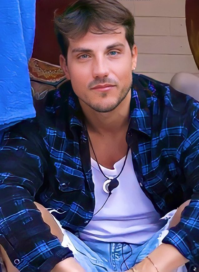 DANIELE DARLING TU TI MERITI UN POSTO IN FINALE SEI MERAVIGLIOSO DENTRO E FUORI! 33%! 

#dakita #gintonic #denzzzers #teamspina #fiorde #nikiters #gfvip #oriele #badenzzzers