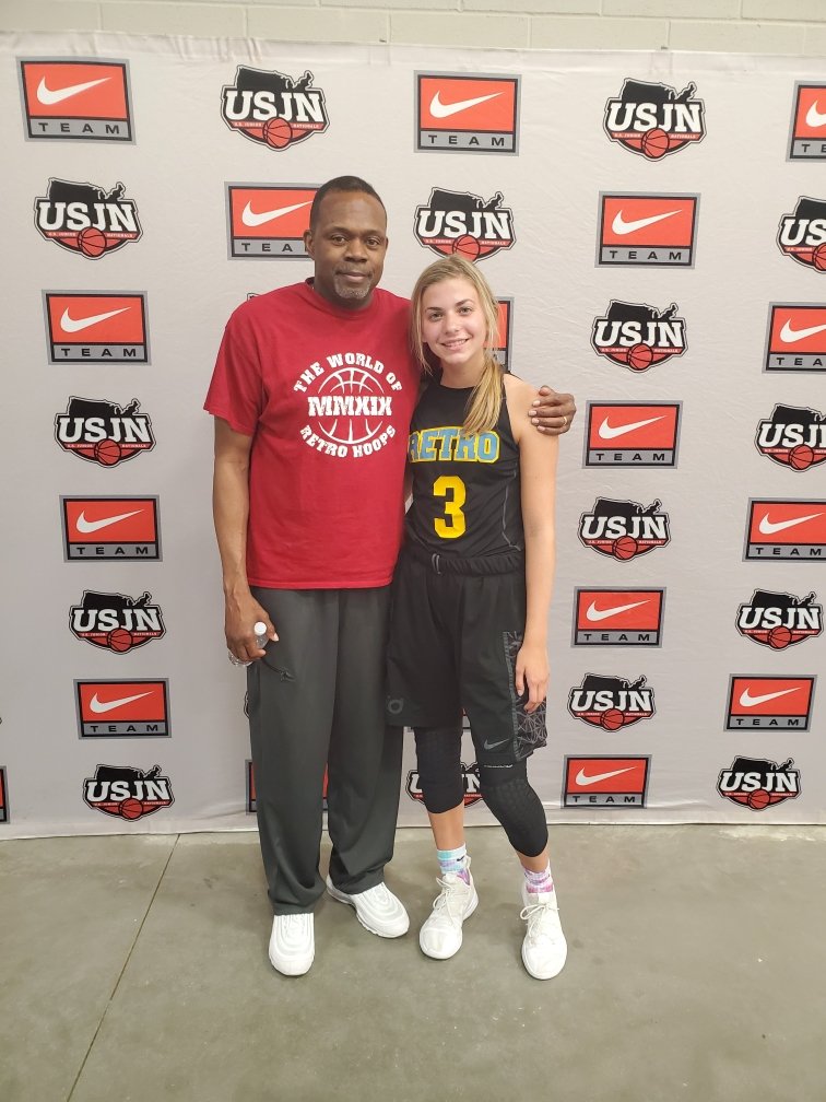 thinmanx11's tweet photo. @brooklynj25
 Happy Happy birthday
 "3-point layup" 
🎂 🥳 🎉 🎈 🎁 🎊 🏀

#retrohoopsfam 
#Westsideconnection 
#Retro4Life🏀💙💛 https://t.co/G8MEyxpMCC