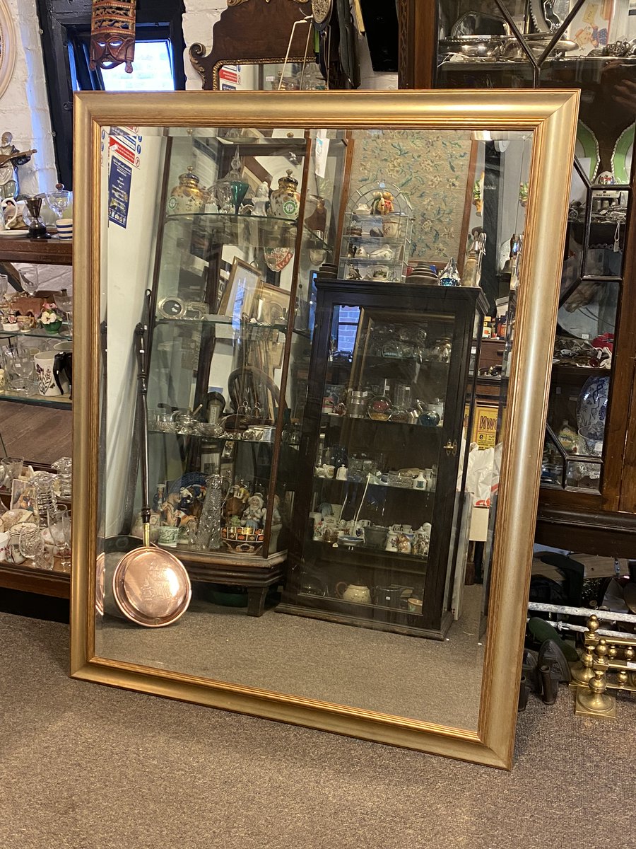 GlobeGalleries's tweet photo. Large Framed Mirror​

107cm (42") x 138cm (54.5")

​£75.00

#Large #Framed #Mirror #GlobeGalleries #Andover #ShopLocal #SmallBusiness #FamilyBusiness #Preloved #AntiquesAreGreen #Recycle #Repurpose #Reuse https://t.co/TzWdTtgF1a