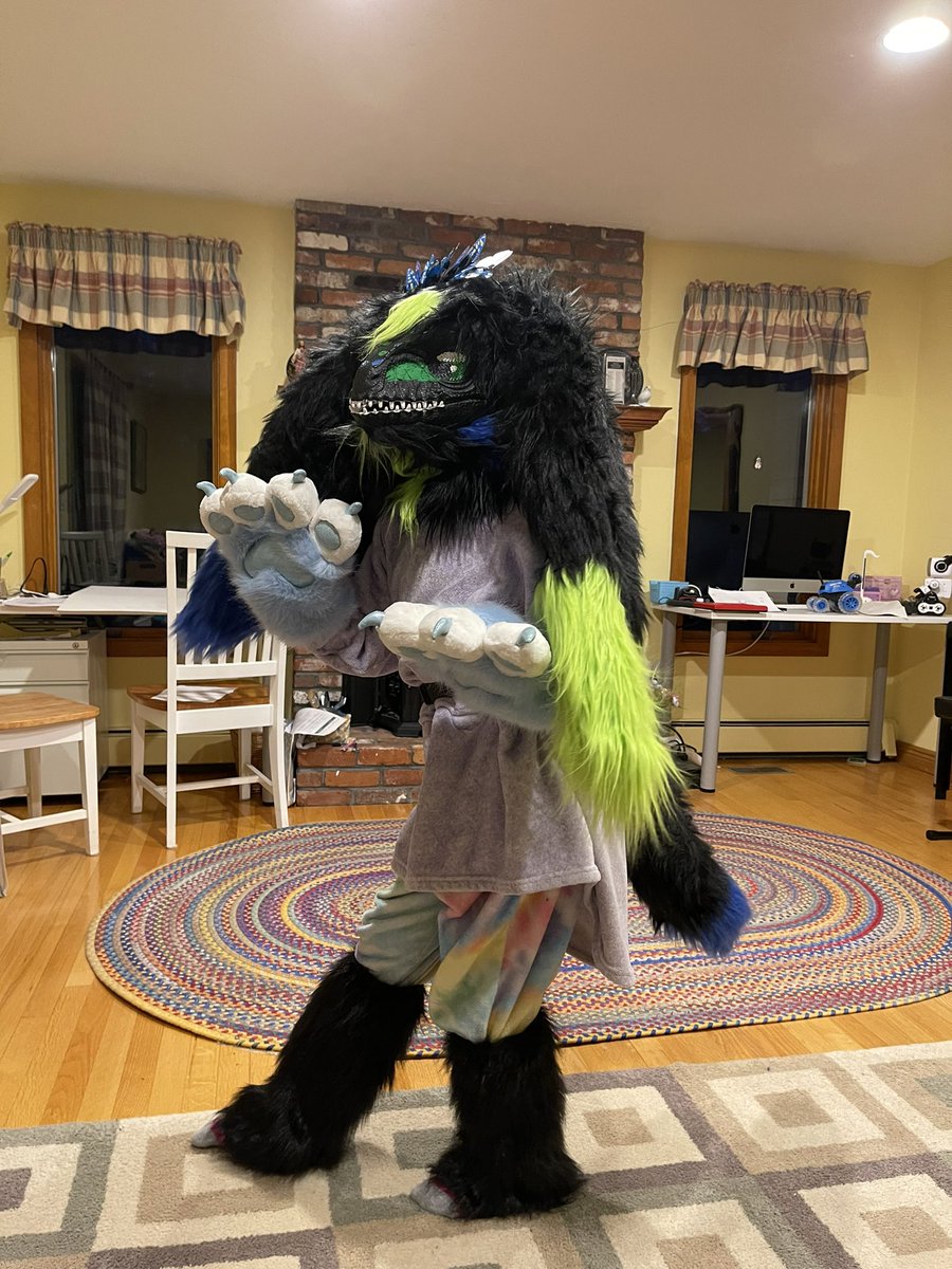 yulichkac's tweet photo. #FursuitVsFursuiter https://t.co/VZYag9bHOt