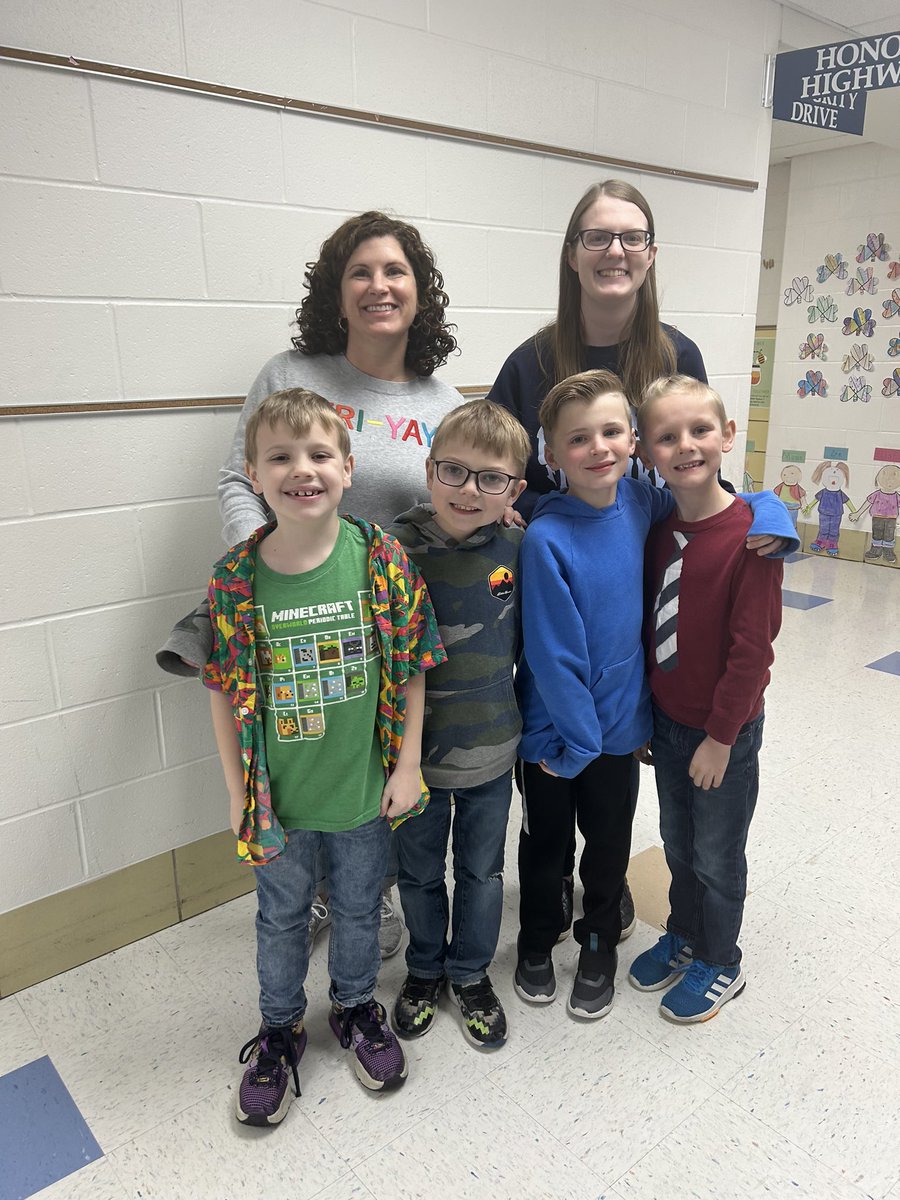 PrassPaxson's tweet image. Students &amp;amp; staff make memories spending time during special lunches! #SpringFairSilentAuctionWinners #GiftofTime #Rapport @KetteringSchls