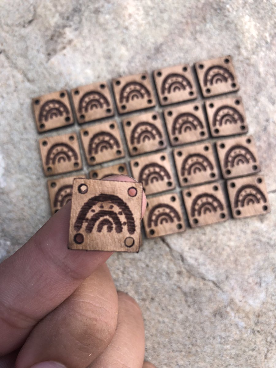 fasacortelaser's tweet photo. Hola, hola 👋🏻
Quiero dejar acá un trabajo de hoy, si de por ahí tenes una ami que necesita de estas etiquetas ya sabes le mencionas 🤪.
Pero en serio… que tierno quedaron, son para una tienda que trabaja con artículos de bebés 😍 https://t.co/HrGq2lPUNs