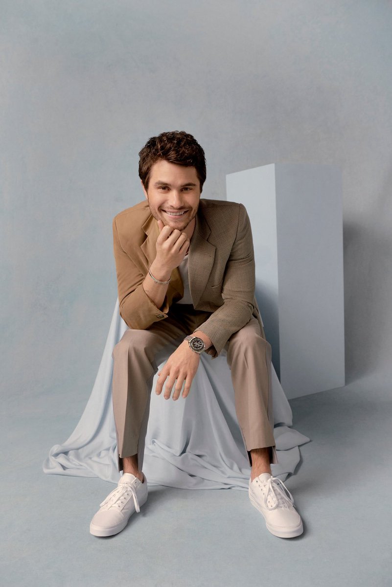 RPEWeekly's tweet photo. © #RPEWeekly › Photoshoot › #OBXRP 

𝗔𝗻𝗱𝗿𝗲𝘄 𝗦𝘁. 𝗝𝗮𝗺𝗲𝘀 (@filmsbyandrew ) is John B on 𝗢𝘂𝘁𝗲𝗿 𝗕𝗮𝗻𝗸𝘀 Season 3. https://t.co/8yHE0CAN1U