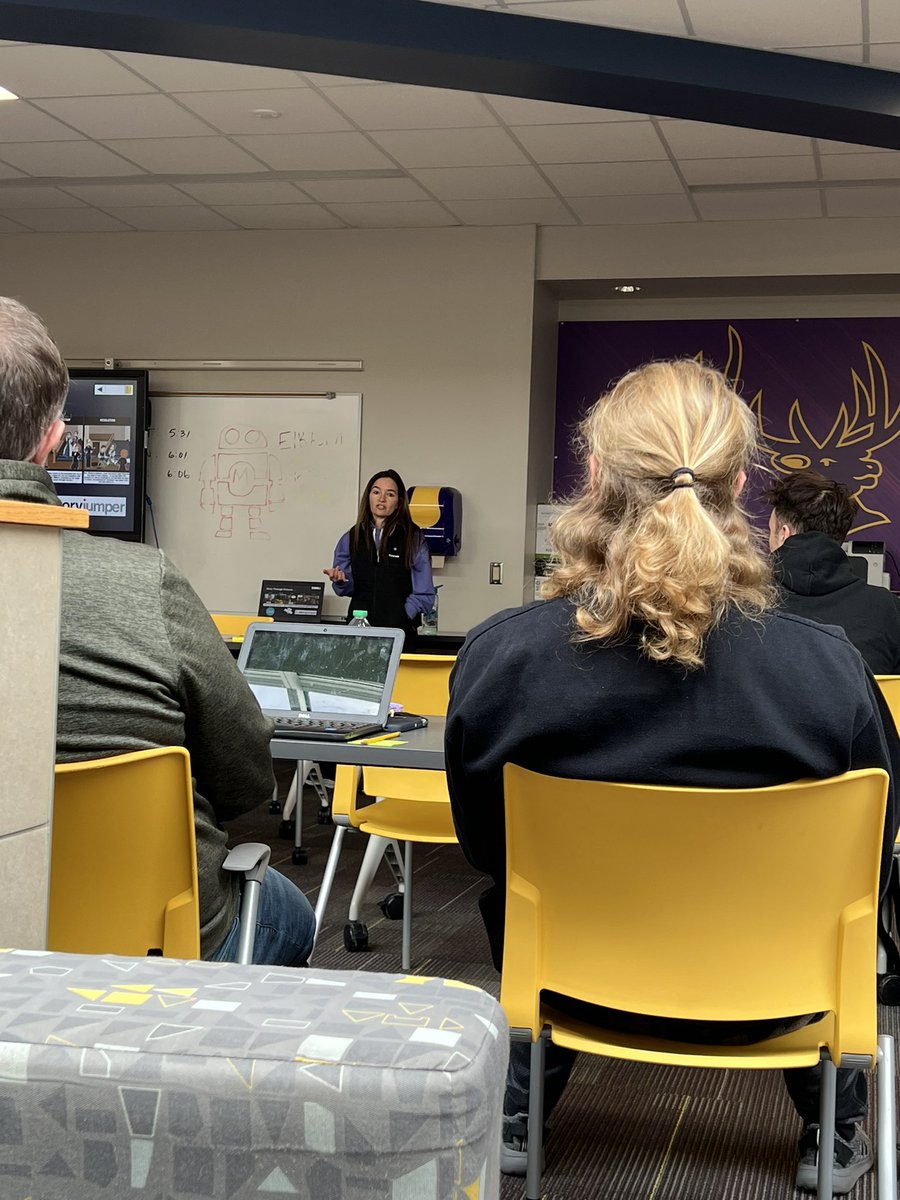 EllenBlair54's tweet image. New Educator AVID Training! Thank you teacher trainers and thank you new educators for opening your minds! #AVID #1herd #writing #reading #strategies 💜💛 @ArnoldSarah97 @smbosch