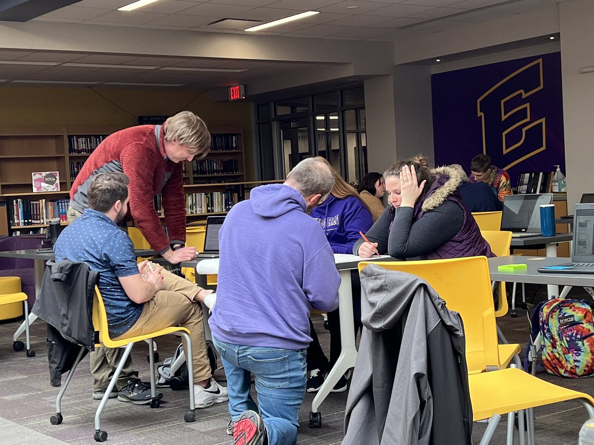 EllenBlair54's tweet image. New Educator AVID Training! Thank you teacher trainers and thank you new educators for opening your minds! #AVID #1herd #writing #reading #strategies 💜💛 @ArnoldSarah97 @smbosch