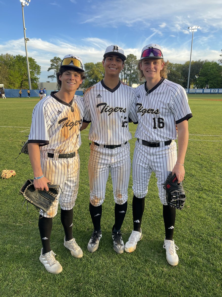 Snakes in the grass!

Kelton Tarr with a homer🐍
Grayson Childers with a double🐍
Landon Flusche 6 innings 0 ER 🐍