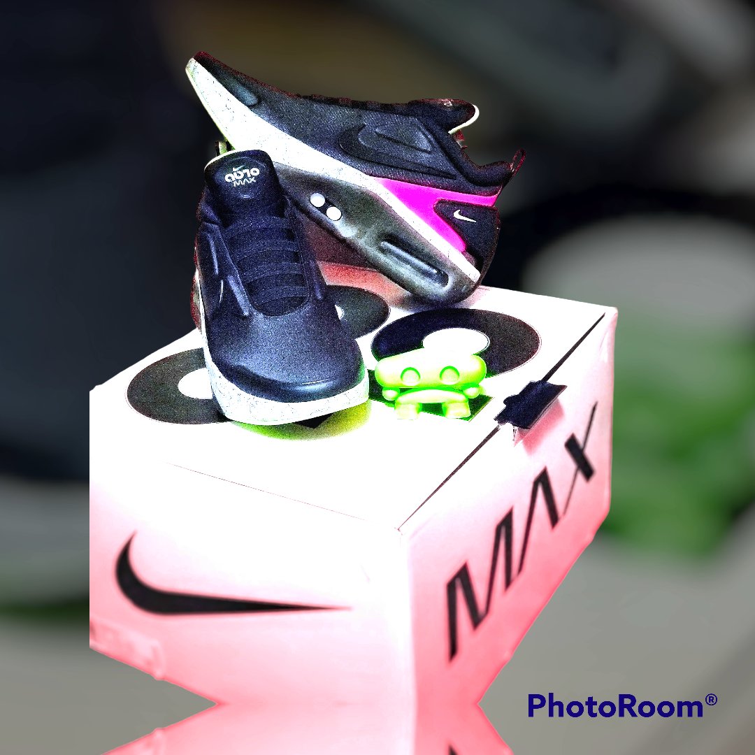 KFeetPieces13's tweet photo. Powering Thru Day 13...Adapt Auto Max @Nike #90MAGCLASH #MarchMAXness #BACKFROMTHEFUTURE #ITSELECTRIC #PUTSOMEPOWERINYOURSTEP https://t.co/Se2UFV5bKy