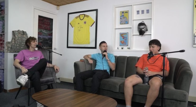 jeisonZapata_'s tweet image. Desde cuando cambiaron a @Pugliato @soyfonsee y a @nicolasrubianov por los BACKYARDIGANS??????