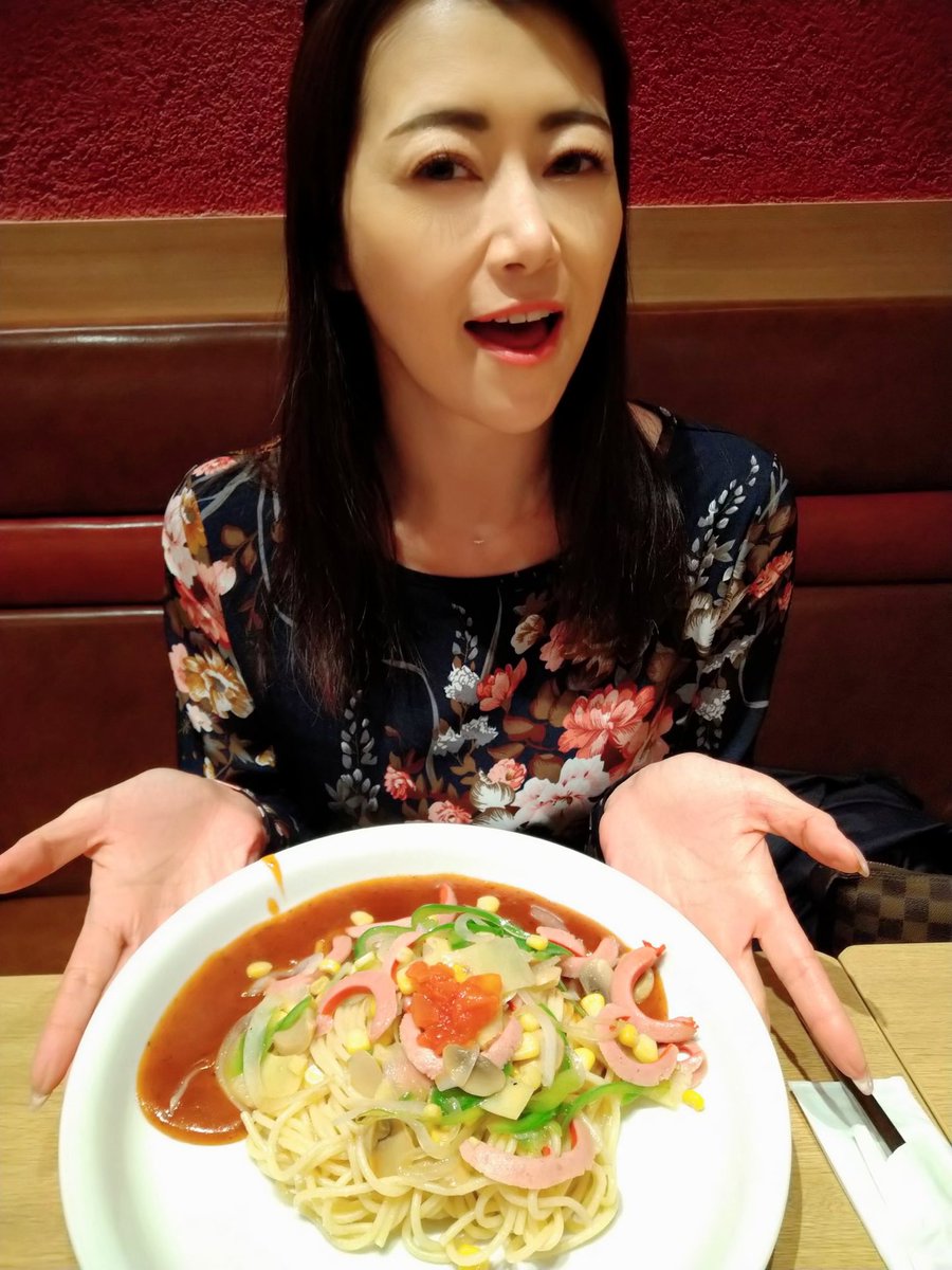 昨日、名古屋で初あん掛けパスタ🍝
「ミラカン」とは
 あんスパで定番の炒めたお野菜がのった「カントリー」とベーコン、ウィンナーが乗った「ミラネーズ」（お店によっては「ミラネーゼ」という）を一緒にしたあんかけスパ。
ミラネーズ×カントリーでミラカン！

大衆57P〜コメント載ってます⭐︎ https://t.co/bRgQ0LS1jH