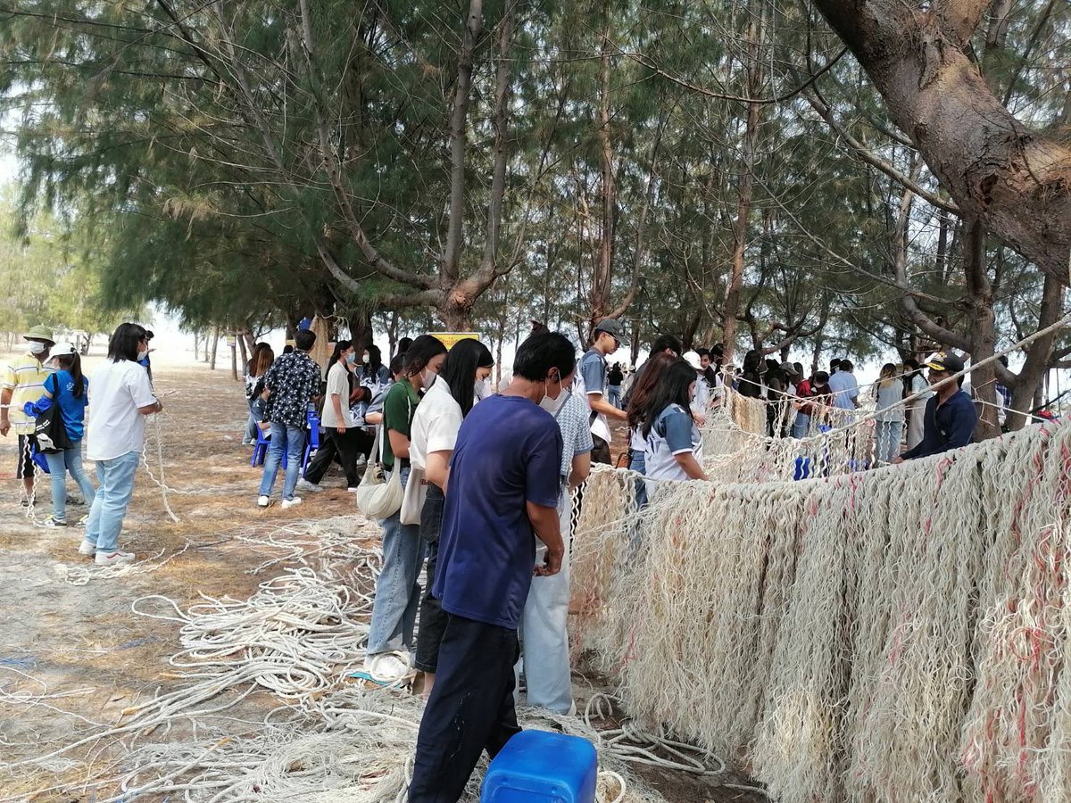 logistics_MS_SU's tweet photo. นักศึกษาสาขาวิชาการจัดการโลจิสติกส์ ชั้นปี 2 ศึกษาดูงาน ณ สหกรณ์การเกษตรบ้านลาด โดยศึกษาเส้นทางโซ่อุปทานของกล้วยหอมทอง และ ศึกษาดูงาน ณ ธนาคารปูม้า แหลมผักเบี้ย 
#dek66 #tcas66 #SUMS #โลจิสติกส์ศิลปากร #ทีมศิลปากร #ศิลปากร #การจัดการศิลปากร #ศิลปากรเพชรบุรี #ศิลปากรบางรัก https://t.co/1OqnTwbxHt