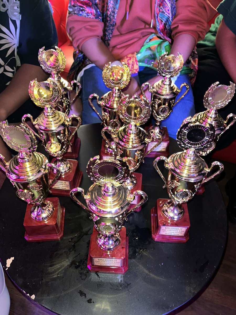 houseofbrava's tweet photo. Cartoon Kiki Ball by House of Schiaparelli🦁

House of Brava🔥 9 GP 🏆
Categorías: 
FQ European Runway 
Lipsync 
Best Dress 
Baby Vogue 
MK American Runway 
Fashion Killa 
Old Way vs New Way 
NB Performance 
OTA Vogue Femme https://t.co/f2xjpDSaPY