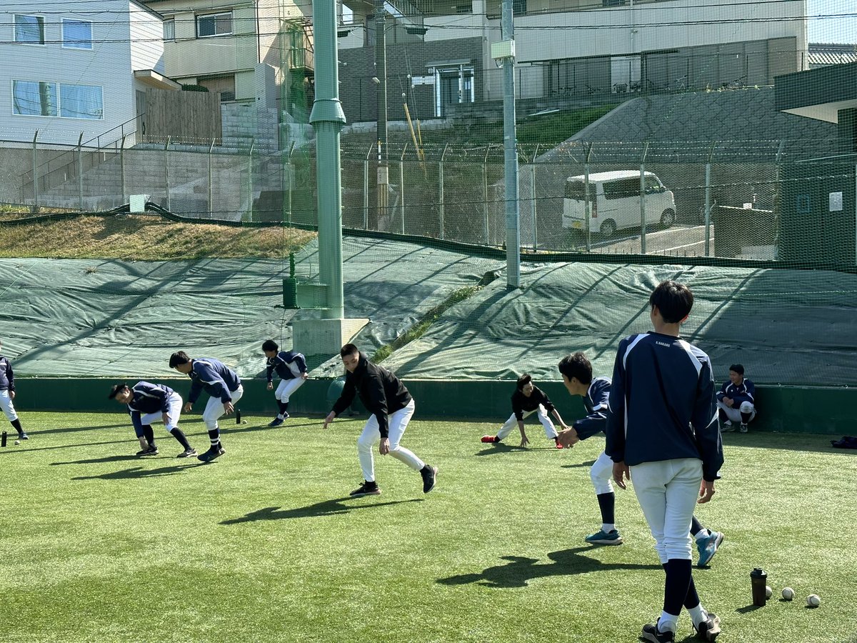 VanAsahi's tweet photo. The players have fun practicing with the university students. Three turtles with one lane having an automatic pitching machine. Pitchers have a different routine. https://t.co/LYWdbOLfOl