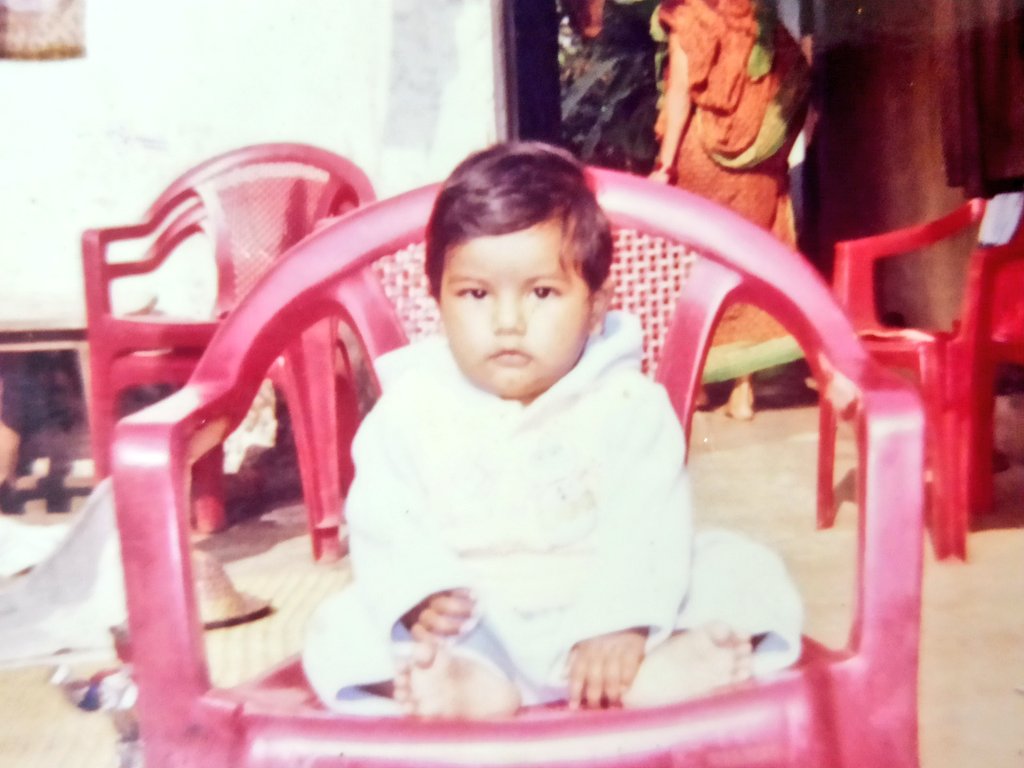 BITHOL_'s tweet photo. A Glimpse into the joys of Childhood where everything was simple and care free https://t.co/JGYJykIFdl