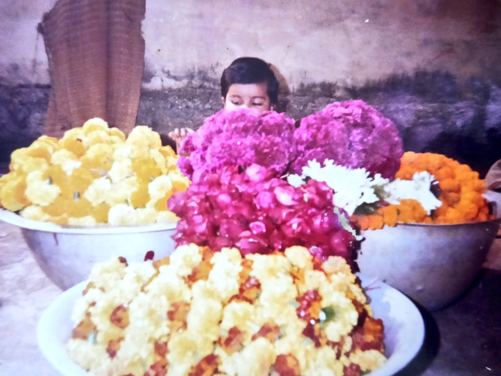 BITHOL_'s tweet photo. A Glimpse into the joys of Childhood where everything was simple and care free https://t.co/JGYJykIFdl