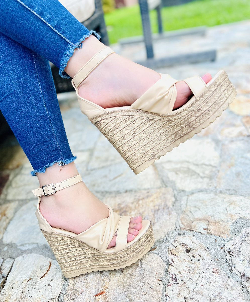 KamarStore's tweet photo. Este #Martes llévatelos al 2️⃣❌1️⃣ 😱😍🏃♀️
Puedes pedirlas a domicilio por whastapp: https://t.co/70BFrmPJTu
Puedes comprarlas en nuestra App: https://t.co/Da7kqCXSwZ
#SoloenKamar #HERMOSURAS
#soloenkamar #HERMOSURAS #PodesCombinar #NoTeLoPuedesPerder #KamarStore #moda #chic https://t.co/IWtX5IHQyR