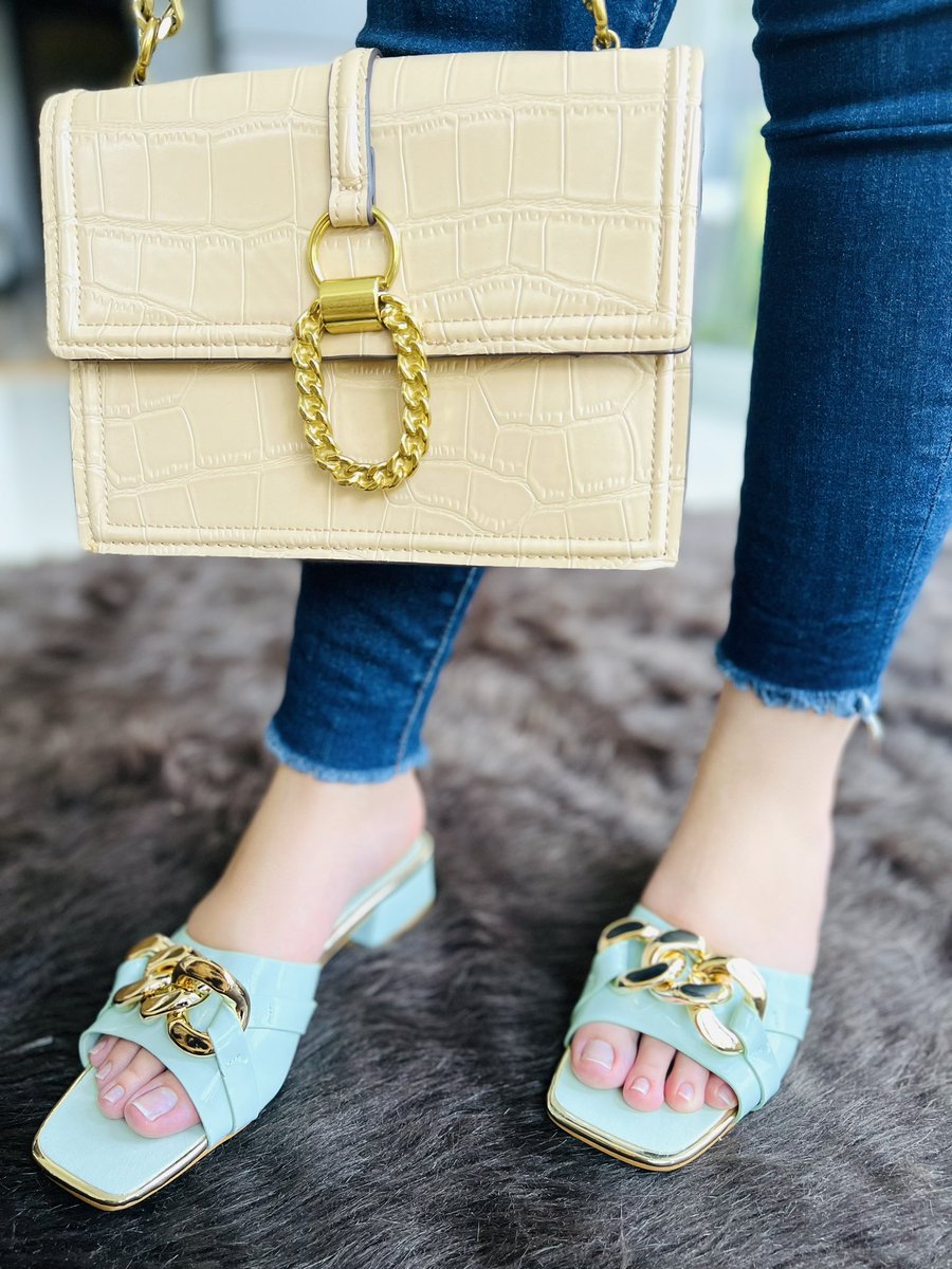 KamarStore's tweet photo. Este #Martes llévatelos al 2️⃣❌1️⃣ 😱😍🏃♀️
Puedes pedirlas a domicilio por whastapp: https://t.co/70BFrmPJTu
Puedes comprarlas en nuestra App: https://t.co/Da7kqCXSwZ
#SoloenKamar #HERMOSURAS
#soloenkamar #HERMOSURAS #PodesCombinar #NoTeLoPuedesPerder #KamarStore #moda #chic https://t.co/IWtX5IHQyR