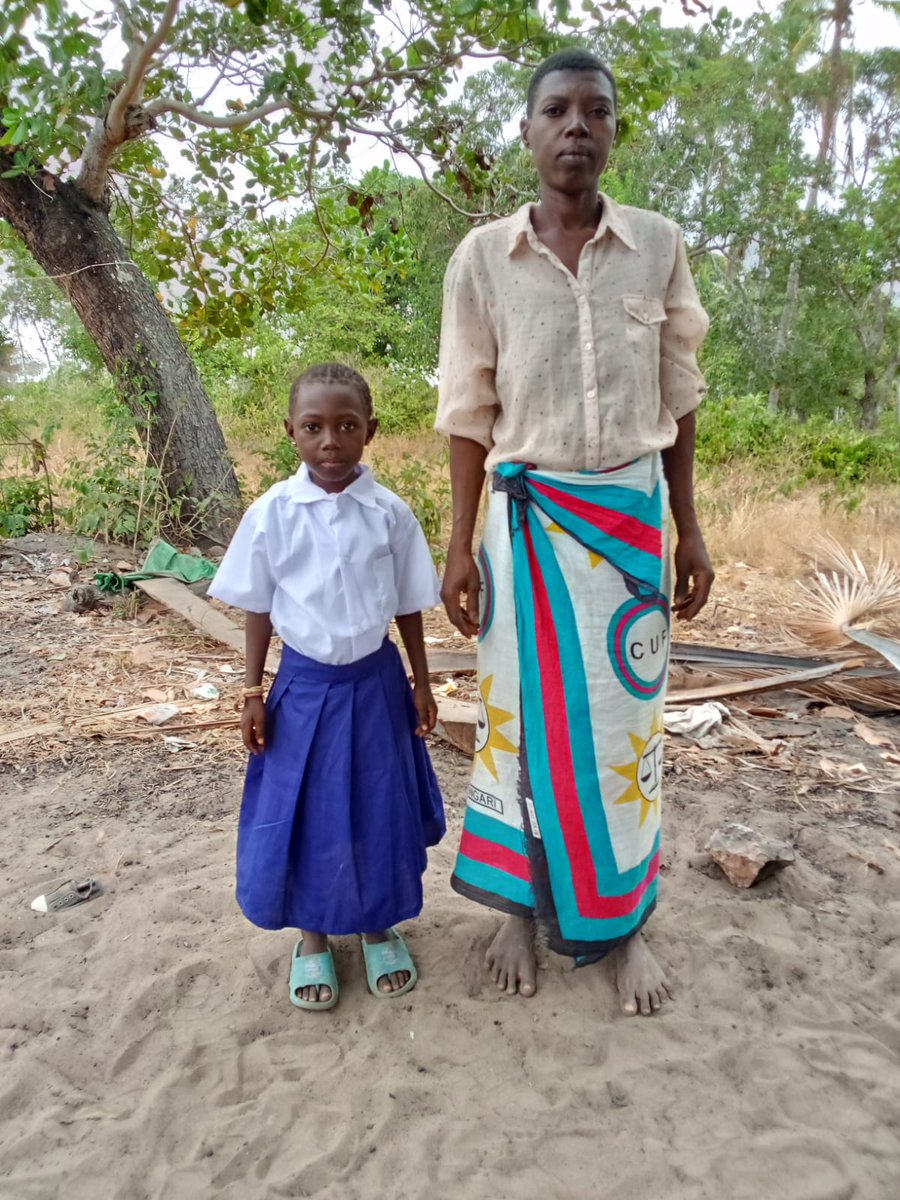 Hope4ChildDiani's tweet photo. What a surprise 😮 🫢 🙄.  We managed to gift 🎁 Riziki with the opportunity to join school 🏫 😀 😄 .This is our gift for her during International Women's Day. We  thank Sauti Tumaini and other donors for making it possible for Riziki to join school. https://t.co/EhDPiHFltG