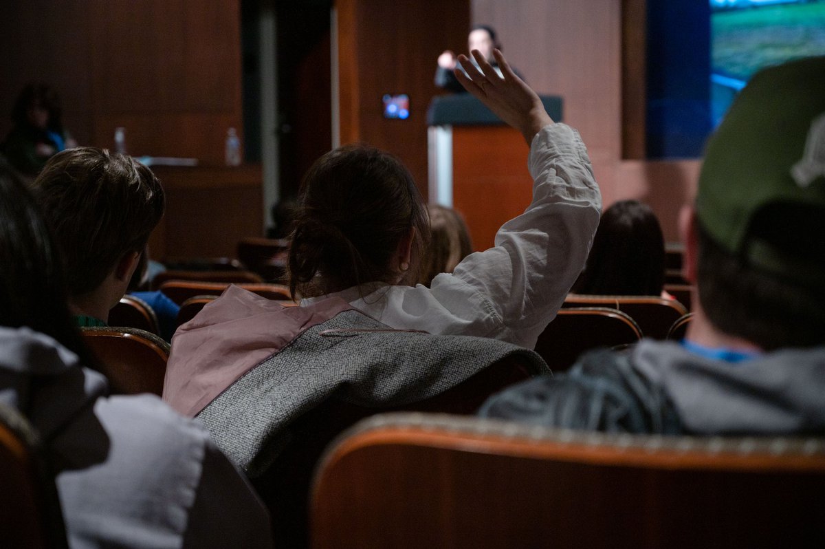nppanewsvideo's tweet photo. We’ve leaned fully into the learning curve today! Students are being challenged to look at stories and look within like they never have before 🧐 #1wwcyl #theworkshopnppa https://t.co/ZtqjZkr9pt
