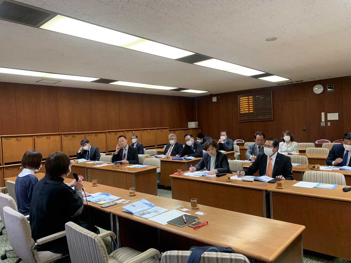 yamawougokasu's tweet photo. 愛知県議会新政あいち「こども若者議連」の皆さんと懇談。県議会、市議会、全ての会派を回って懇談をお願いし、実現！政策提言を説明させて頂き、議員さん方は「驚くことばかりだった」「教えてくれてありがとう」といくつも手が上がり、時間が足りないぐらいでした！

#子どもたちにもう1人保育士を https://t.co/dF2rgBpPgS