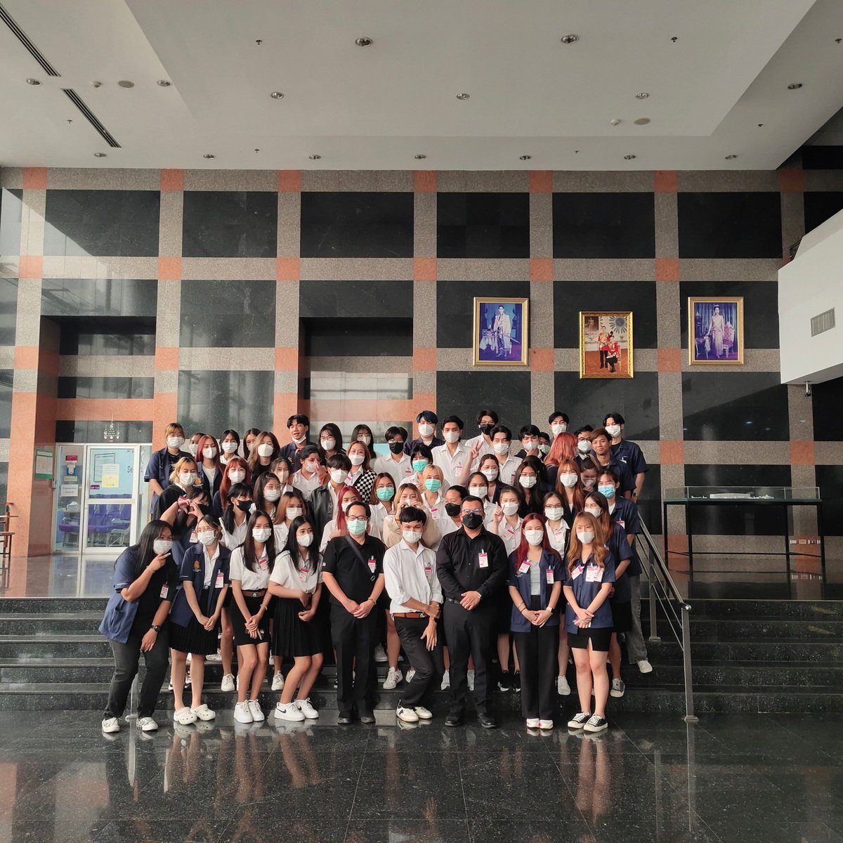 logistics_MS_SU's tweet photo. นักศึกษาสาขาวิชาการจัดการโลจิสติกส์ ชั้นปี 3 ศึกษาดูงานเขตปลอดอากรท่าอากาศยานสุวรรณภูมิ และ ฝ่ายช่าง บริษัท การบินไทย จำกัด (มหาชน) 
#dek66 #tcas66 #SUMS #โลจิสติกส์ศิลปากร #ทีมศิลปากร #ศิลปากร #การจัดการศิลปากร #ศิลปากรเพชรบุรี #ศิลปากรบางรัก https://t.co/MIdbEvsseI