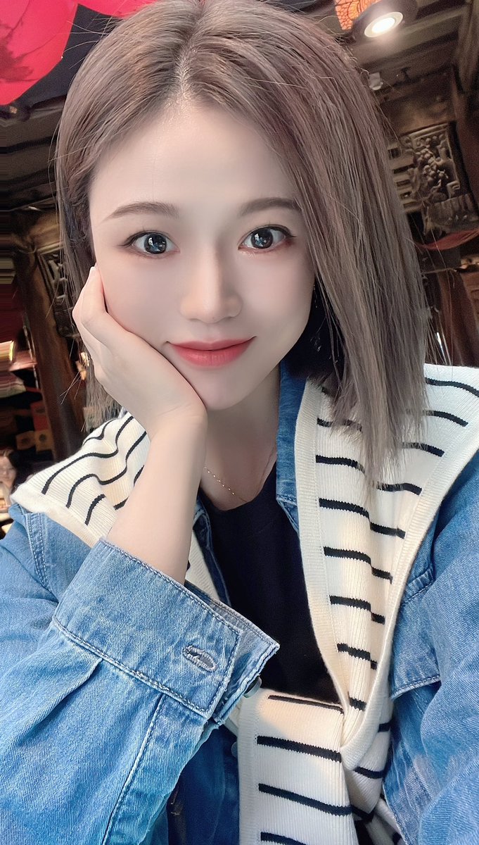 hangzhoucoco's tweet photo. 三月来 暖阳复 相携踏青初 🌞
#杭州 https://t.co/SYeMRSOUTg