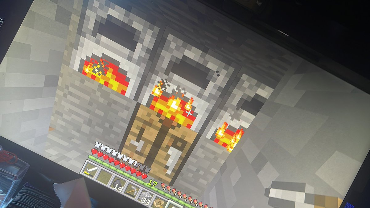 Streaming minecraft on twi#tech btw come by and chill tv/TiffanyRoseFlame