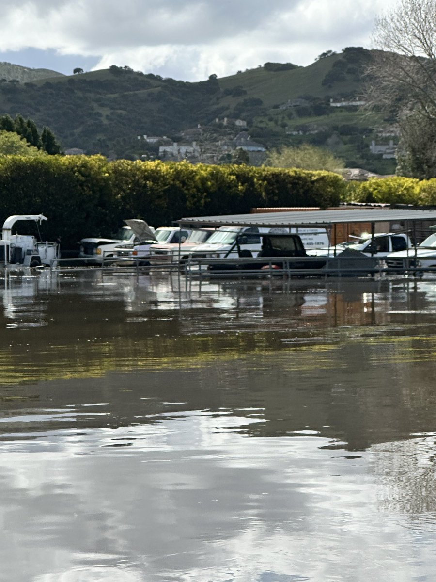 Salinas River flood at River Rd. @ksbw #MontereyCounty @CALocalMRY #monterey #floods