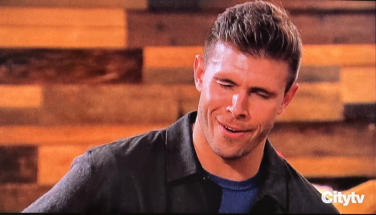 bach_rants's tweet photo. Zach realizing for the first time that the women also have to choose to marry him #thebachelor https://t.co/BabyiqTYQS