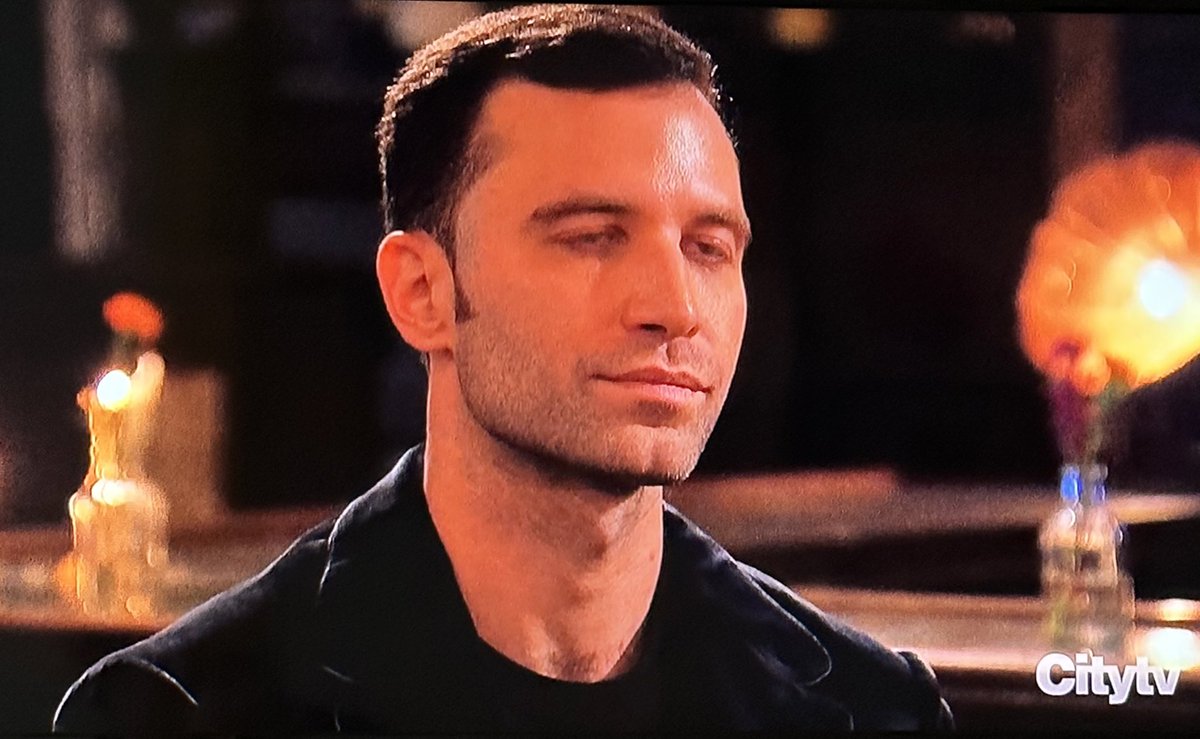 bach_rants's tweet photo. Zach realizing for the first time that the women also have to choose to marry him #thebachelor https://t.co/BabyiqTYQS