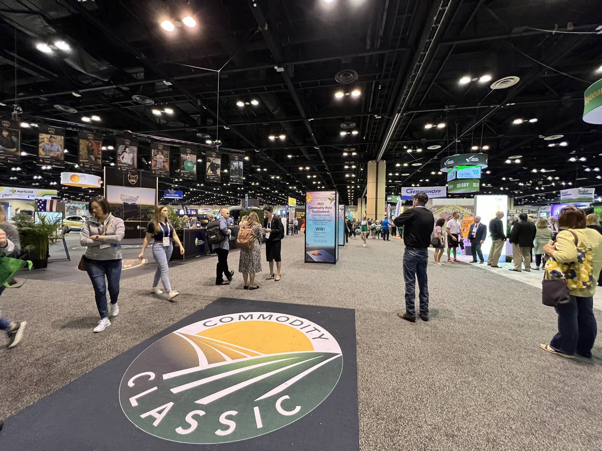 LaCrosseSeed's tweet photo. Thanks to all our customers and farmers who we met last week at #Classic23! It was great to educate y’all on cover crops, talk about your soil health goals &amp; soak up the sun in Orlando!☀️😉  

We’re here to help you on your #soilhealth journey. 🌱➡️ https://t.co/PaCrPGw2ZZ https://t.co/DxwE80jqiA