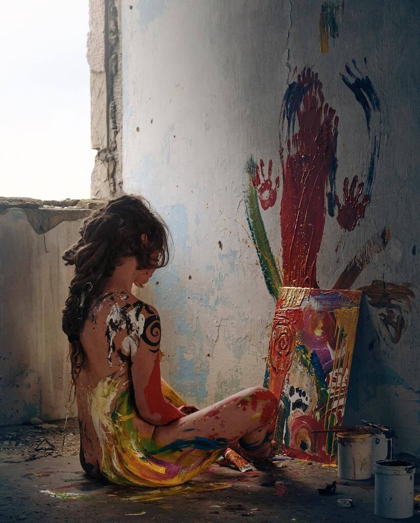 wildingarts's tweet photo. The moment of contemplation and the moment of action.
In frame: @hanahonua.earthcrafts
#artistlife #painter #dreadlocks #abandonedplaces #abandoned_junkies #fineartphotography #witchesofinstagram #wildwoman #freespirit #creation #dreadstagram #hippyv… https://t.co/w3jY5j76aN https://t.co/XA5QIA5N9P