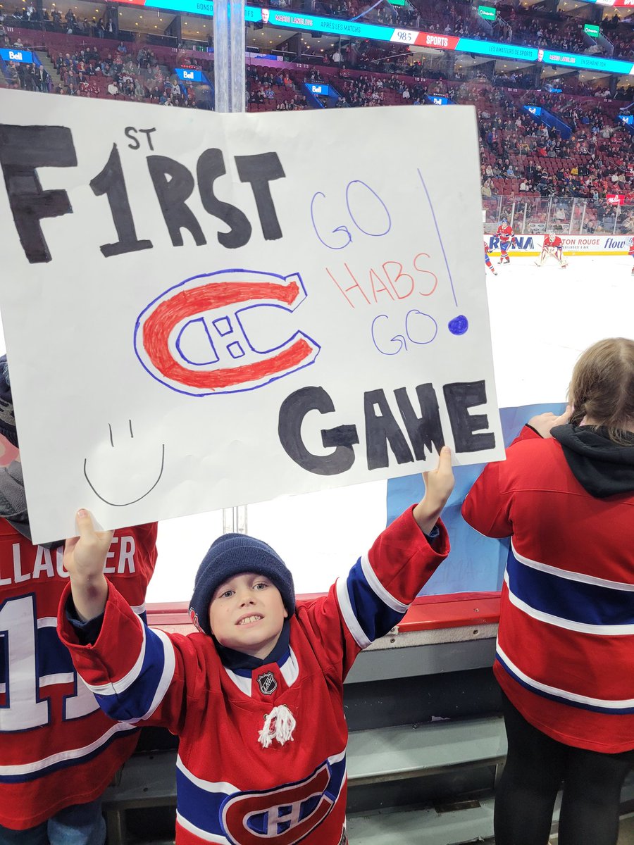 rockinreid's tweet photo. Having a blast despite the score. #GoHabsGo @CanadiensMTL #TopRow #HabsSelfie https://t.co/W4w6pmthlr