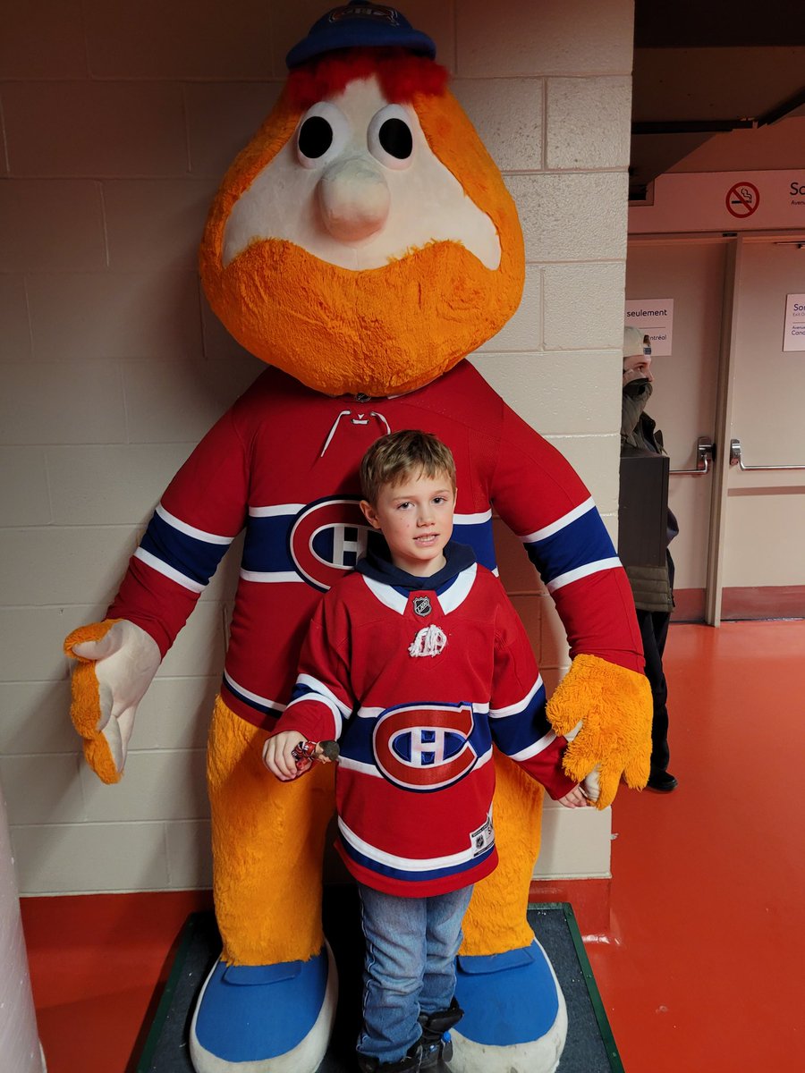 rockinreid's tweet photo. Having a blast despite the score. #GoHabsGo @CanadiensMTL #TopRow #HabsSelfie https://t.co/W4w6pmthlr