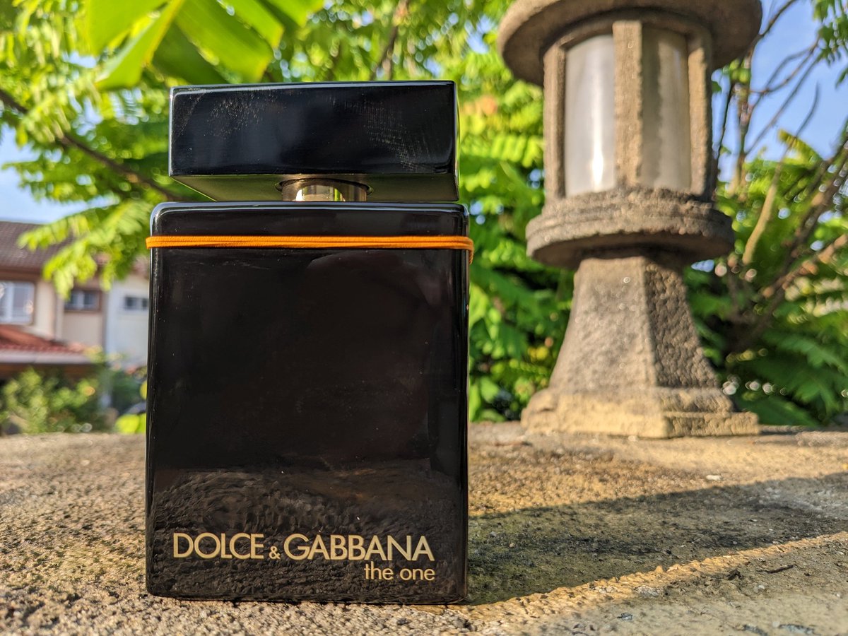mdsyaha's tweet image. Dolce &amp;amp; Gabbana The One For Men Eau de Parfum Intense, partial tester unit for sale at cheap price. Only RM240 incl postage to Peninsular Malaysia, can't ship to Sabah &amp;amp; Sarawak due to courier limitation. Juice balance as shown at rubber band

#notreject, #original, #testerunit
