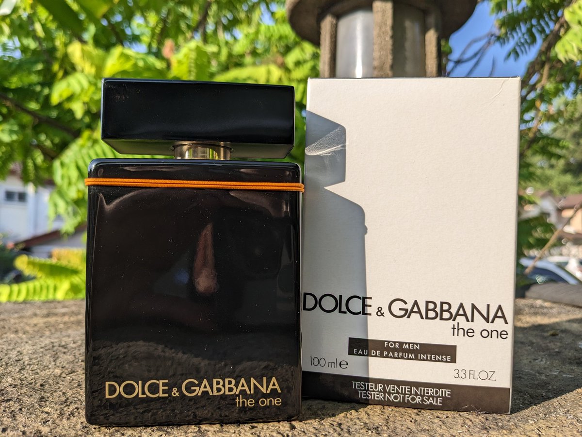 mdsyaha's tweet image. Dolce &amp;amp; Gabbana The One For Men Eau de Parfum Intense, partial tester unit for sale at cheap price. Only RM240 incl postage to Peninsular Malaysia, can't ship to Sabah &amp;amp; Sarawak due to courier limitation. Juice balance as shown at rubber band

#notreject, #original, #testerunit