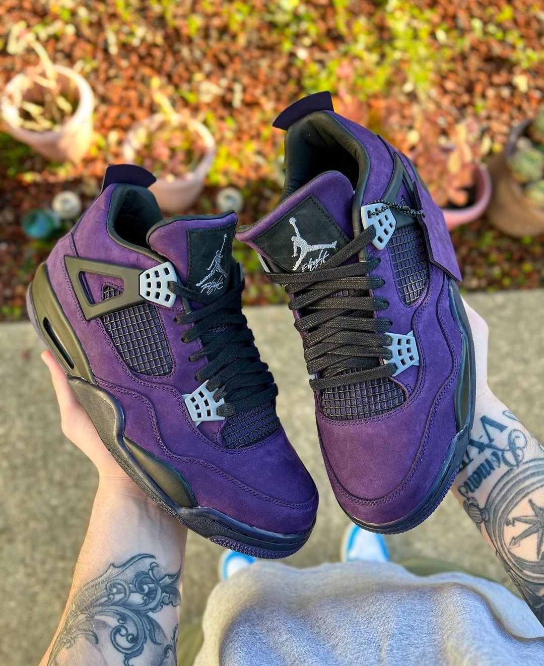 formel Modtager maskine tand 👁️ Sneaker Visionz 👁️ on Twitter: "Travis Scott x Air Jordan 4 Purple  Friends &amp; Family 🍆 https://t.co/7rMBcXsjKU" / Twitter