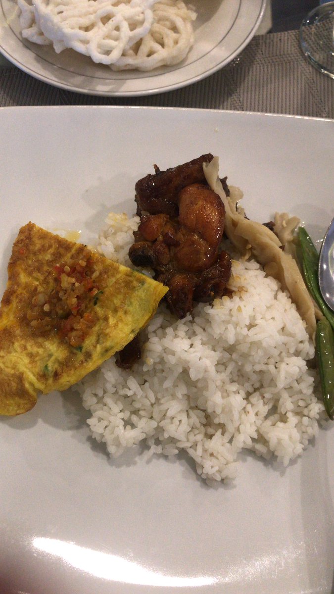 rawrrgrizzly's tweet photo. sneak peak beberapa menu sarapan pendidikan BFLP, sumpah kalo sarapan menunya mahh gapernah gagal๐ฎโ๐จ๐คฉ wkwk
#BFLPIT #BFLPBRI #lifeatbri https://t.co/8TCKnqncuF