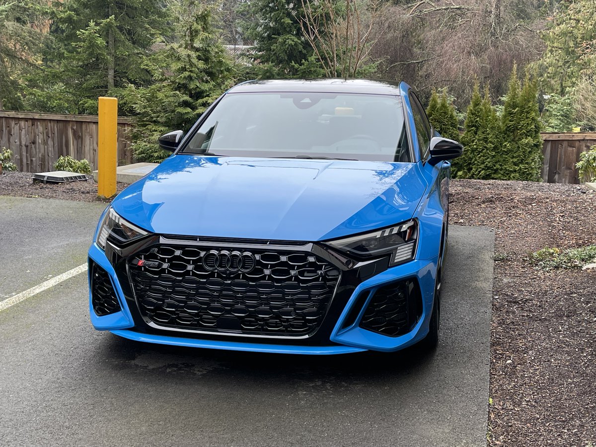 This week's 'Yo Vinnie! Waddya Drivin' This Week?' One of the finest sports sedans I have driven in awhile...The 2022 
@AudiRS3 Quattro. What a blast! facebook.com/vinniedrives/p……
@CostcoAuto @dttweet 
  
@DriveShopUSA
 
@AudiSeattle