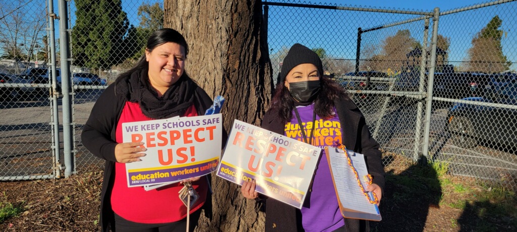 UTLAnow's tweet photo. We're tired of: 
- underfunded schools
- underpaid and overworked workers
- under-resourced communities

Overwhelming solidarity has always been the solution to the underfunding of our communities. On 3/15, we will be demonstrating our united power for public schools. 

Join us! https://t.co/eV88pBotWl