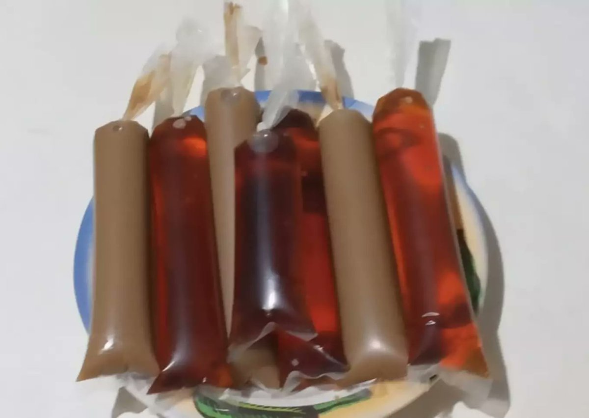 Recipe for Mambo Mocca Ice and Palm Sugar Milk Coffee

Ingredients:
*  1 sachet of palm sugar milk coffee
*   2 tablespoons of mocca syrup
*  Mambo ice plastic
*   200 ml cold boiled water / room temperature
*   200 ml of hot water