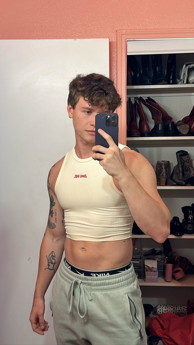 mase 💫 on Twitter: "💖💖💖 @juanvenchy"