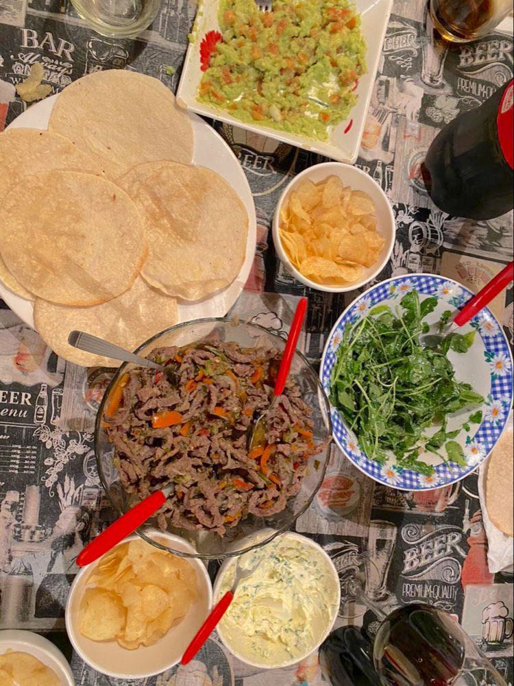 quiero una noche de tacos