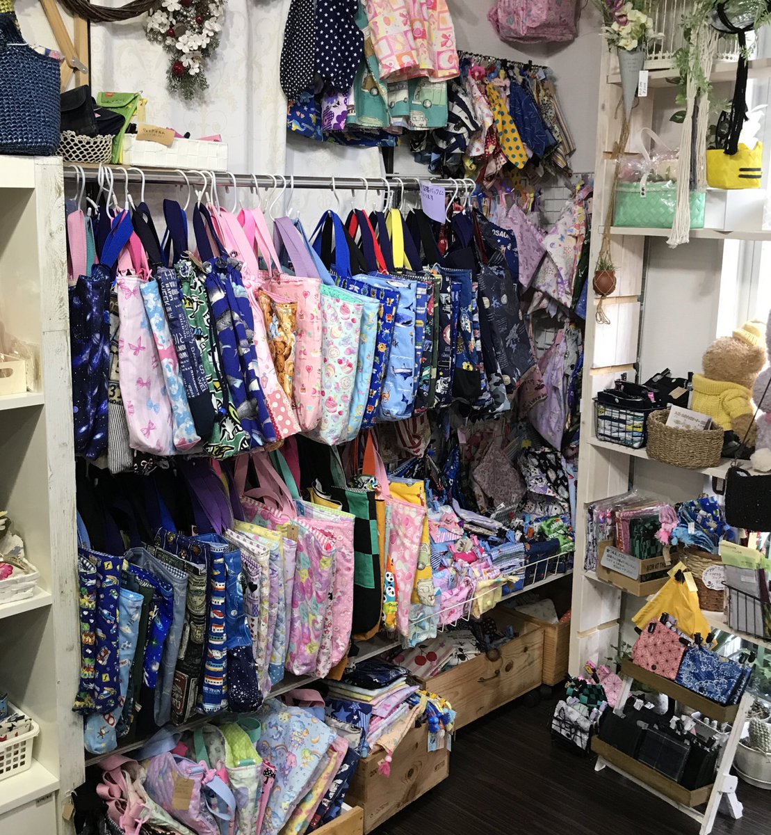 FLAME83665388's tweet photo. 営業時間のお知らせ
14(火)お休み
15(水)12:00~16:00
16(木)13:00~16:00
17(金)12:00~19:00
18(土)10:30~15:00
19(日)10:00~12:00
※変更になる場合Twitterでお知らせ致します https://t.co/wot5sRgZgZ