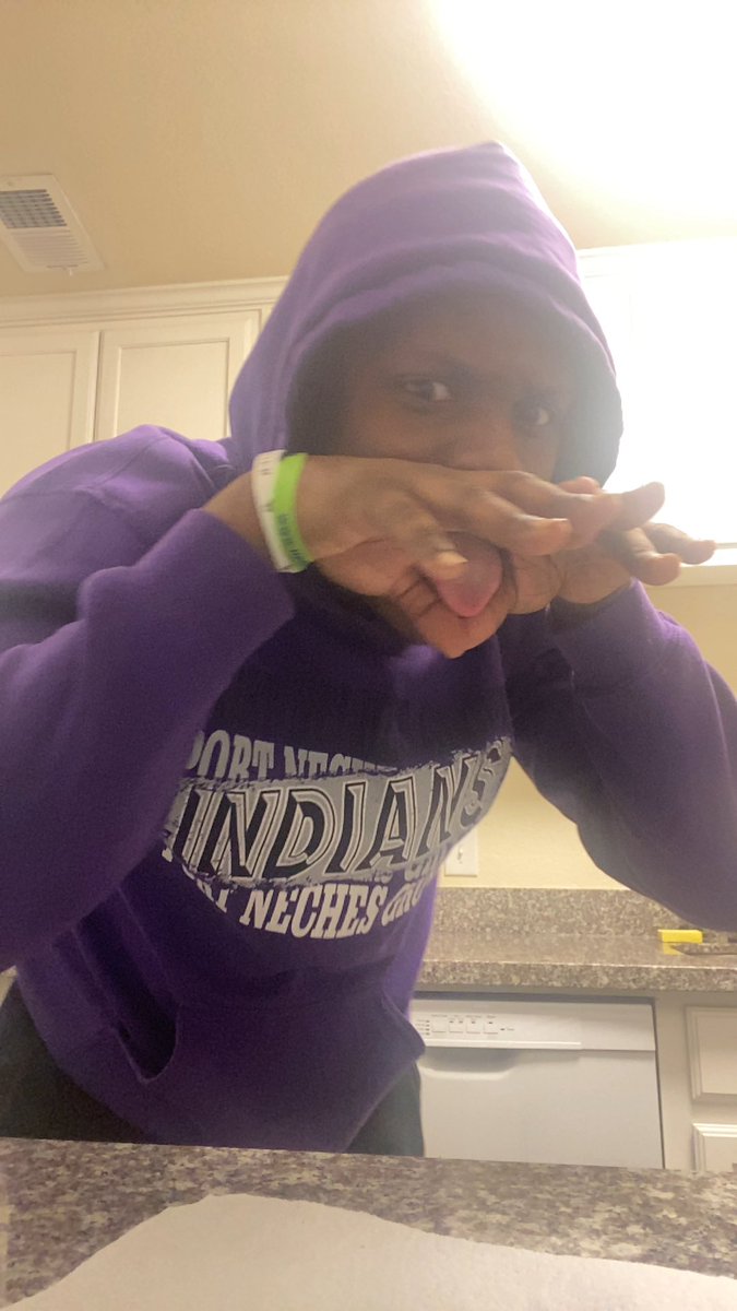 ThomasGunner's tweet photo. Happy b day to prince mi dan aka lil Smooch Williams mr 5'9 @Jaylan_Williams https://t.co/RyHGdhhqVs