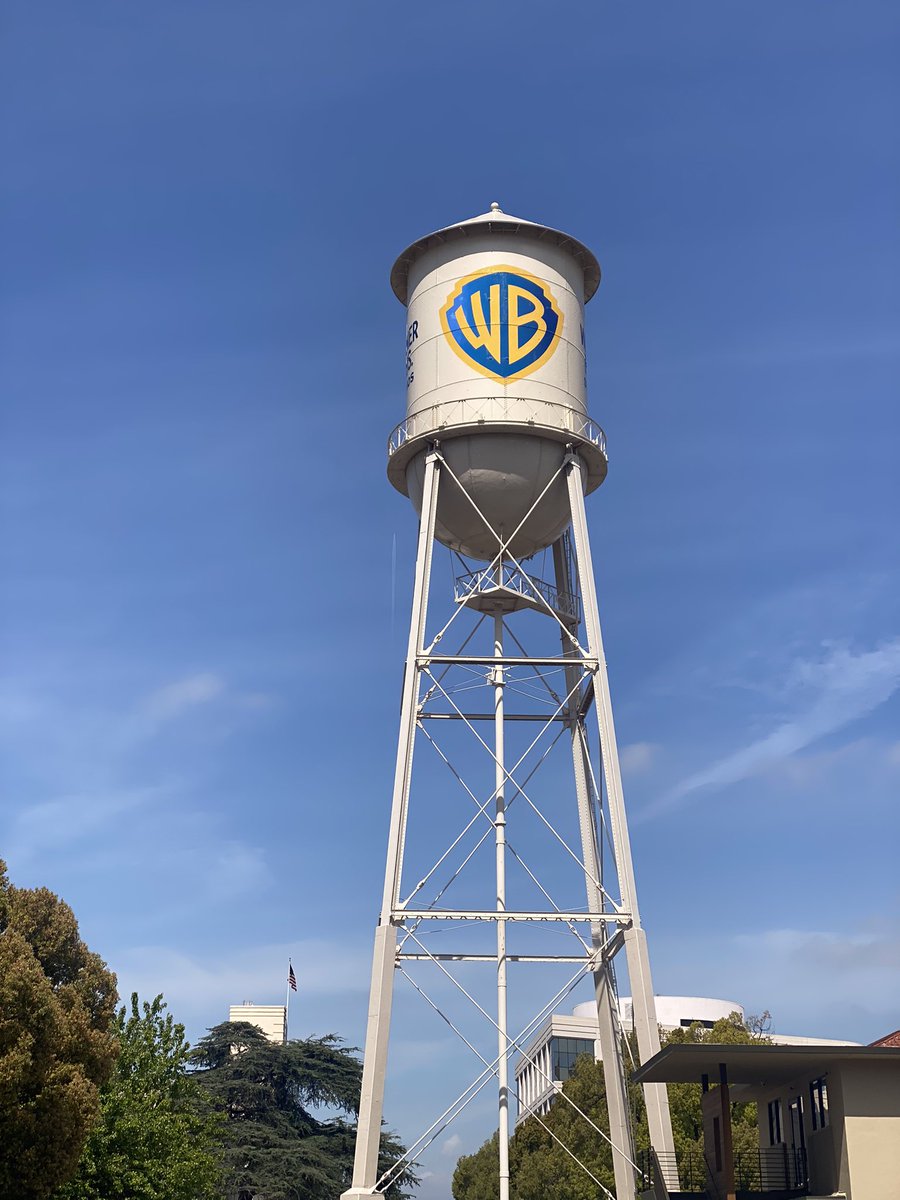 tinymallet's tweet photo. California says “W”elcome “b”ack 
H🏰me https://t.co/nfBDuJiAFj