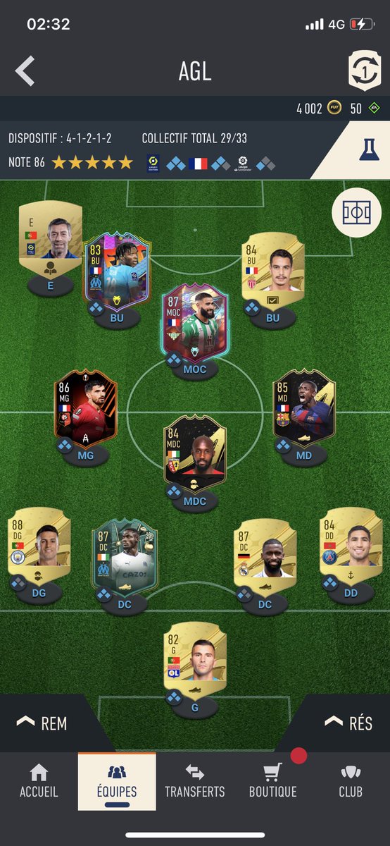 frappe_d's tweet photo. @FansdeFUT Mon choix et mon équipe, je devrais prendre alba ou moura ?? https://t.co/aDsbfJ621X
